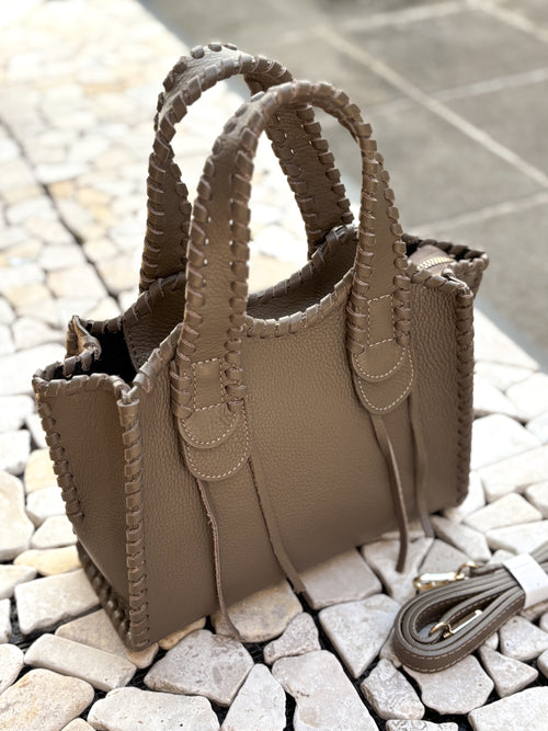 HANDBAG VICTOIRE TAUPE LEATHER