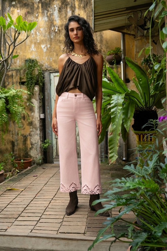 Le Jeans Céline Broderie Anglaise Rose - Cropped - PRE ORDER